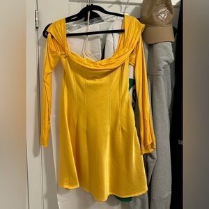 GISELLE
Off Shoulder Satin Mini Dress - Mango